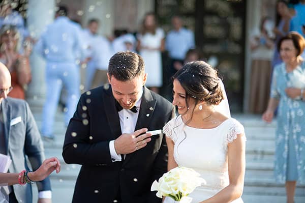 summer-wedding-patra-white-flower-arrangements_17