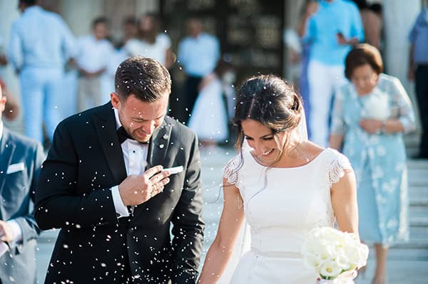 summer-wedding-patra-white-flower-arrangements_18