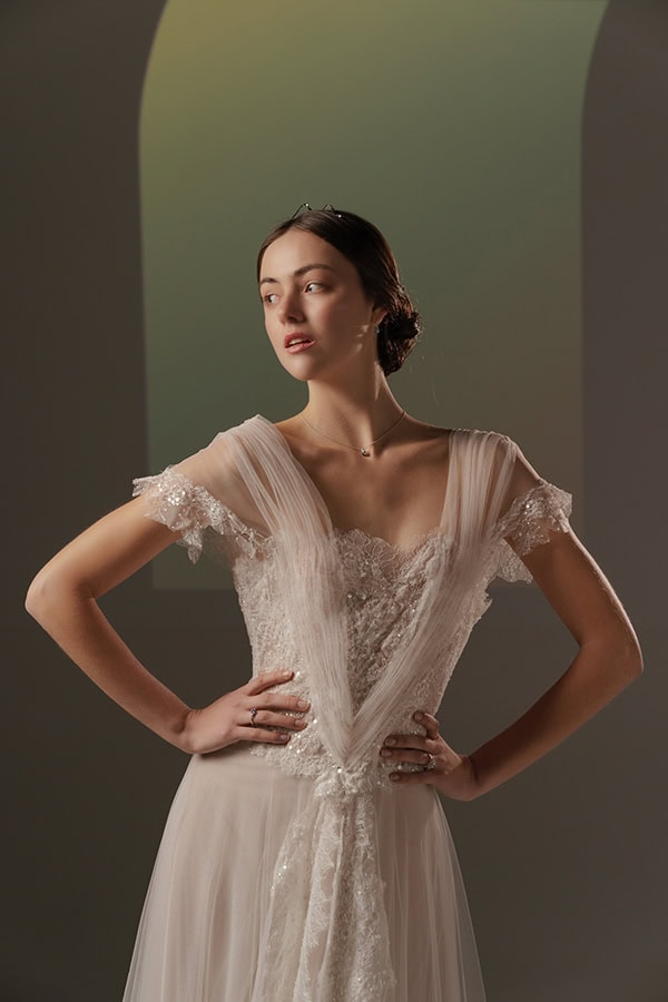 ultra-elegant-wedding-dresses-romantic-details_08