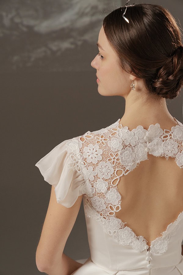 ultra-elegant-wedding-dresses-romantic-details_13