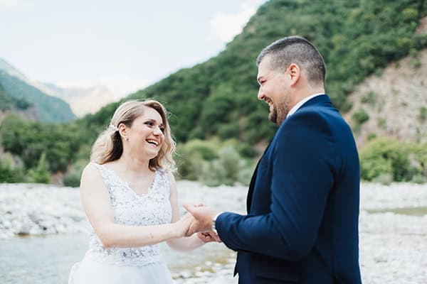 Υπέροχος φθινοπωρινός γάμος στο Αγρίνιο με ρομαντικά άνθη│ Κωνσταντίνα & Θεοδόσης