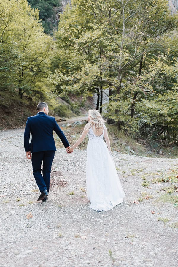 beautiful-fall-wedding-agrinio-romantic-florals_22