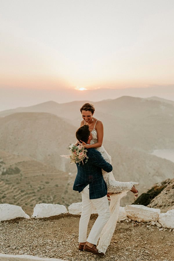 bohemian-wedding-folegandros-island-pampas-grass_03x