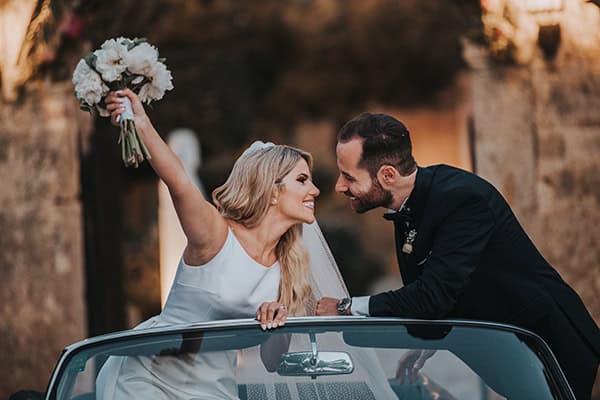 chic-summer-wedding-athens-unique-atmosphere-lighting_01