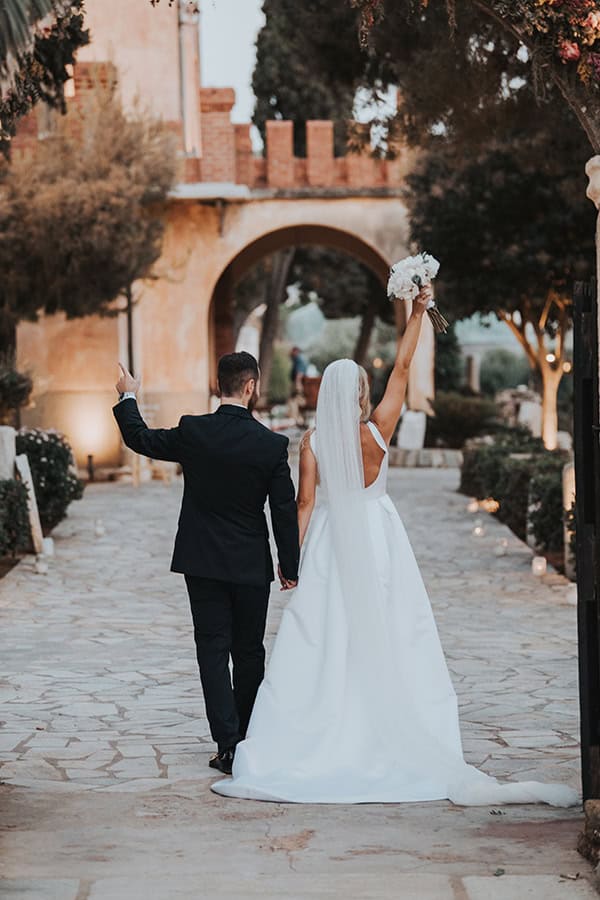 chic-summer-wedding-athens-unique-atmosphere-lighting_08