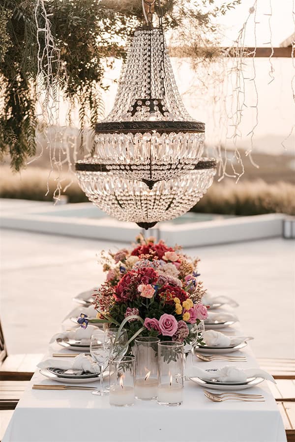 colorful-styled-shoot-santorini-stunning-views-luxurious-details_22x