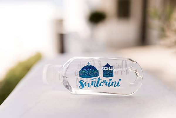 dreamy-destination-wedding-santorini-white-hydrangeas-roses_07