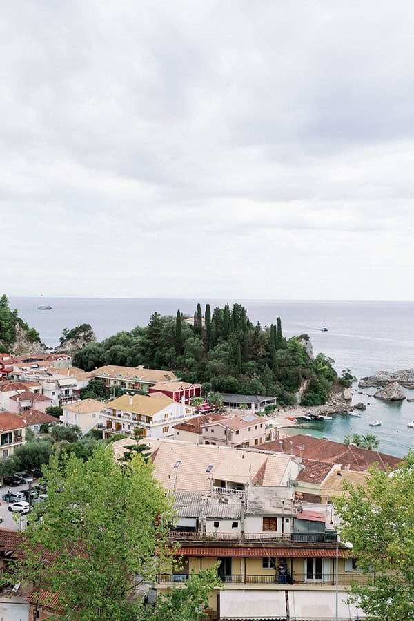 dreamy-summer-wedding-parga-romantic-blooms_08x