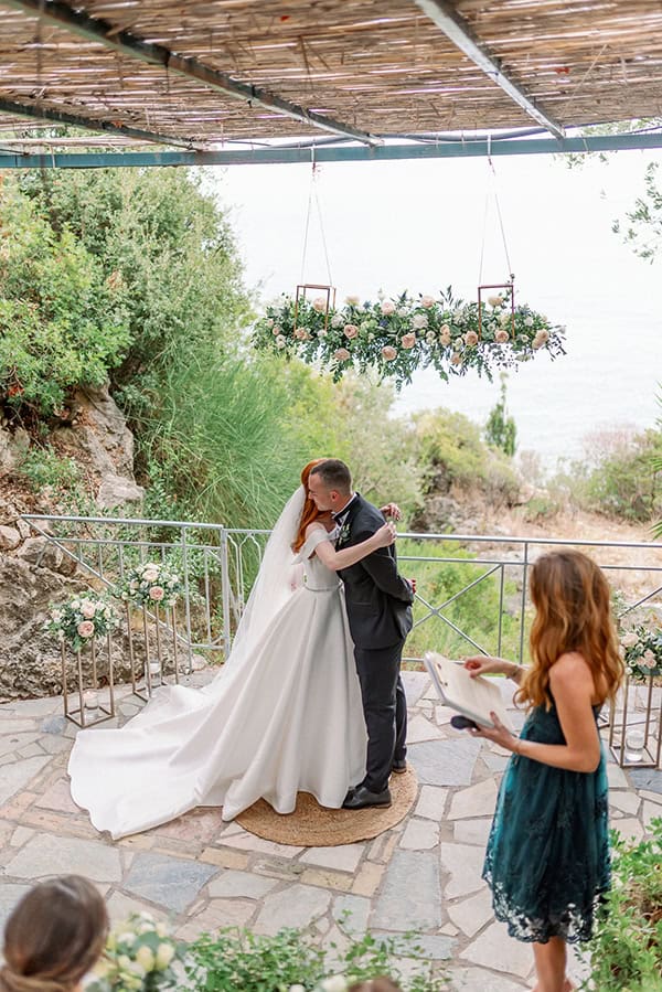 dreamy-summer-wedding-parga-romantic-blooms_26