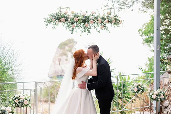 dreamy-summer-wedding-parga-romantic-blooms_28