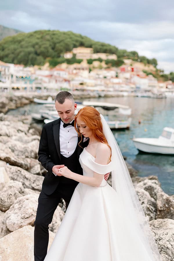 dreamy-summer-wedding-parga-romantic-blooms_39