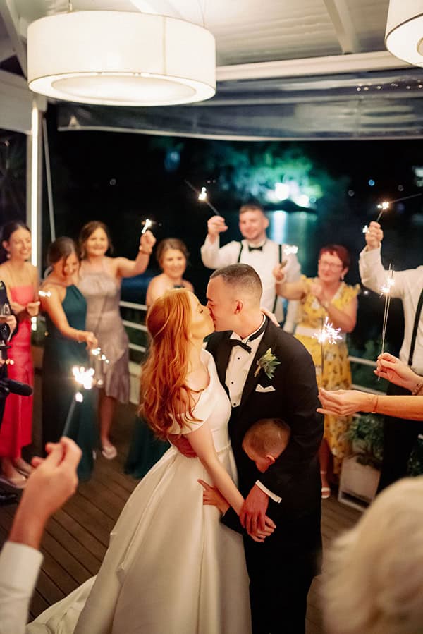 dreamy-summer-wedding-parga-romantic-blooms_40