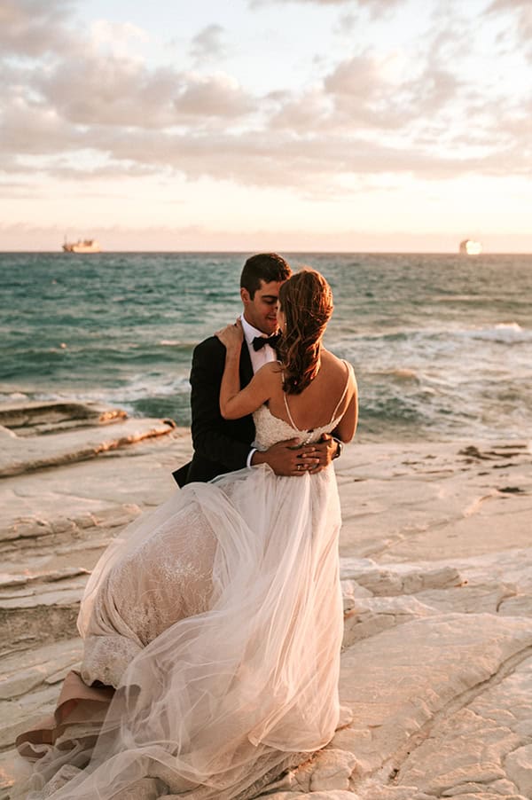 lovely-fall-wedding-nicosia-bougainvillea_03