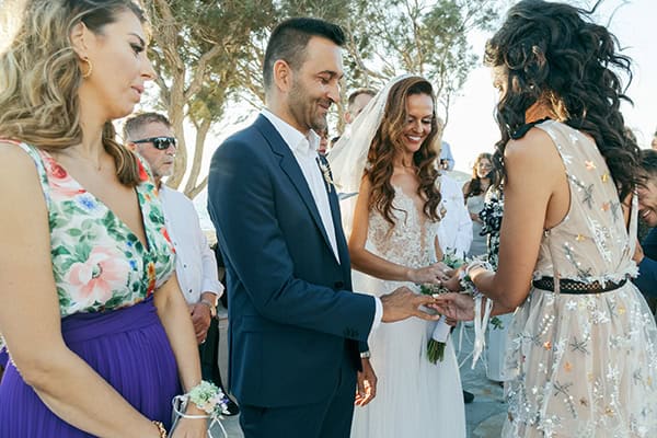 romantic-summer-wedding-naxos-white-lysianthus-lavender_30