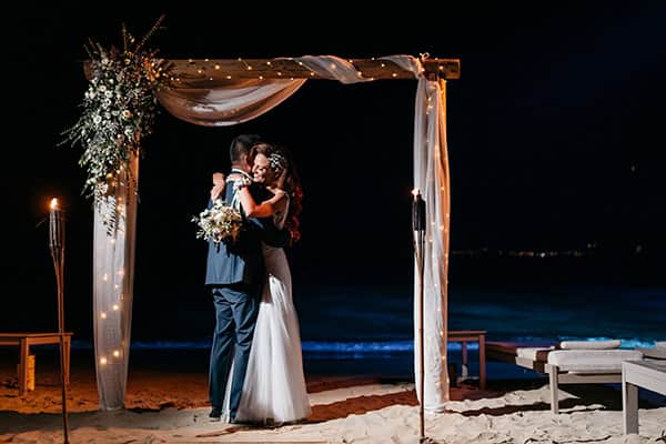 romantic-summer-wedding-naxos-white-lysianthus-lavender_44