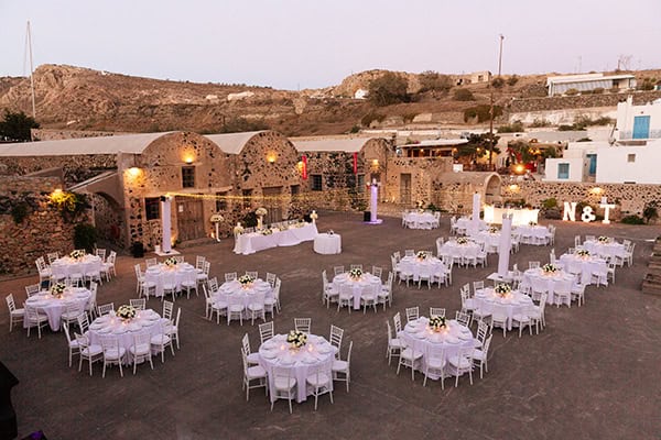 romantic-summer-wedding-santorini-many-fairylights-white-roses_37x