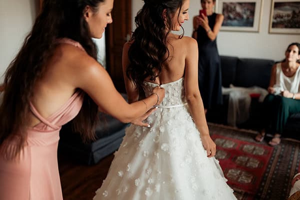 romantic-summer-wedding-thasos-baby-breaths-white-callas_11