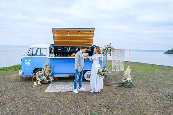 special-idea-retro-style-bar-catering-wedding-wedding-party_01