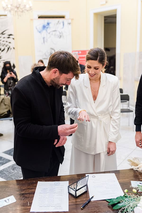 stylish-civil-wedding-dried-flowers_29