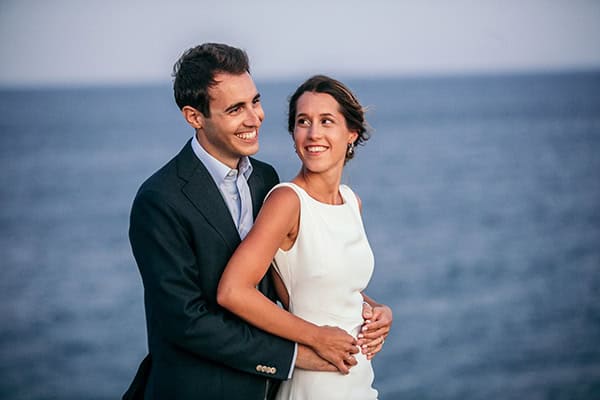 Stylish καλοκαιρινός γάμος στην Πάρο με λευκά λουλούδια │ Εβίτα & Γιώργος