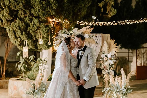 bohemian-summer-wedding-macrame-creations-stunning-floral-design_03