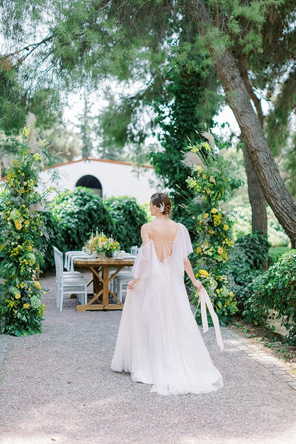 bright-citrus-inspired-styled-shoot-yellow-shades_17