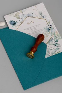 Μοντέρνα προσκλητήρια γάμου από Infinity Creative Designs σε τιρκουάζ αποχρώσεις