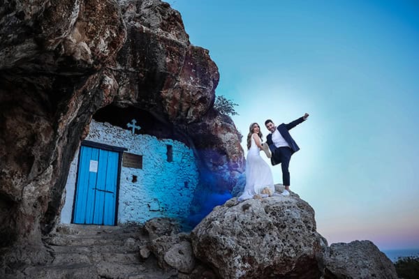 romantic-fall-wedding-nicosia-roses-eukalyptus_22