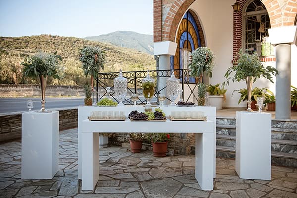 romantic-wedding-decoration-ideas-eucalyptus-baby-breaths_03