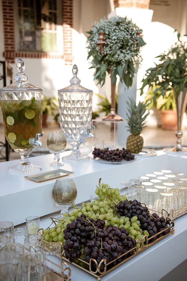 romantic-wedding-decoration-ideas-eucalyptus-baby-breaths_05