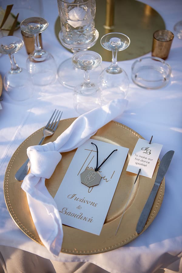 romantic-wedding-decoration-ideas-eucalyptus-baby-breaths_08