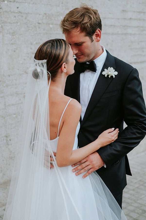 romantic-wedding-thessaloniki-white-floral-arrangements_01