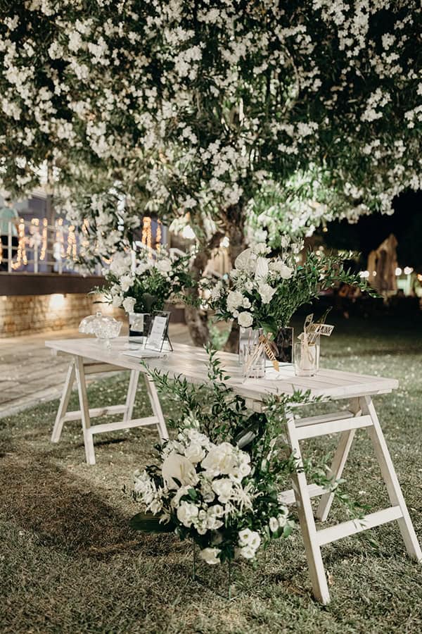 romantic-wedding-volos-with-white-flowers_14