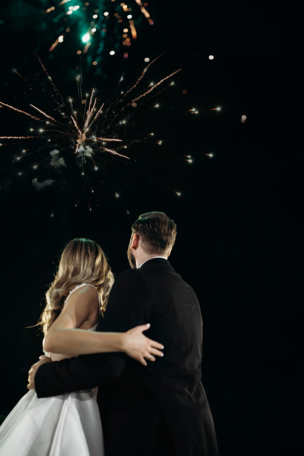 romantic-wedding-volos-with-white-flowers_17