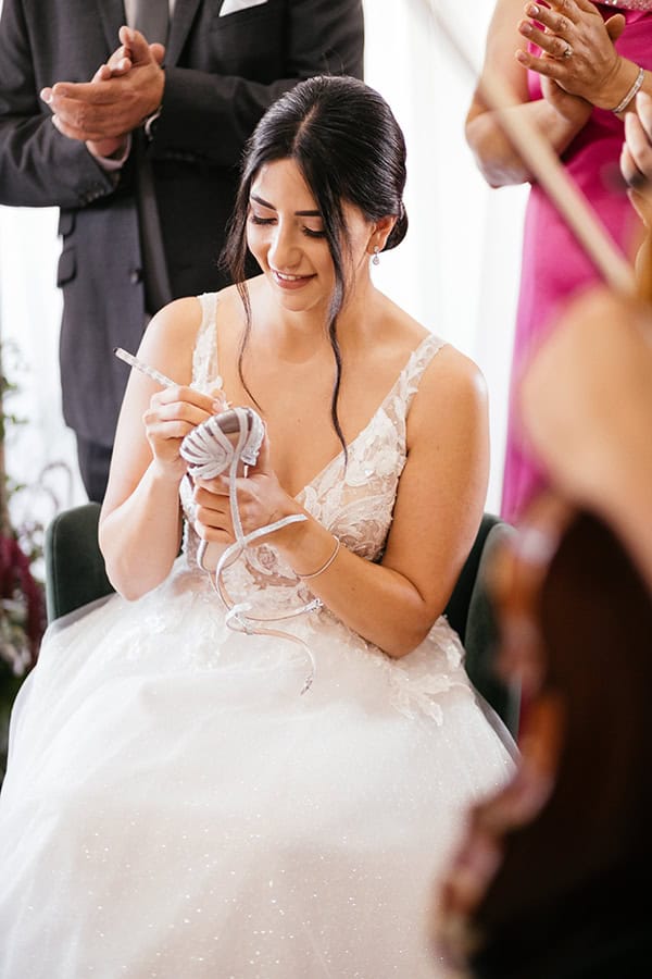 romantically-chic-wedding-nicosia-with-colorful-flowers_15