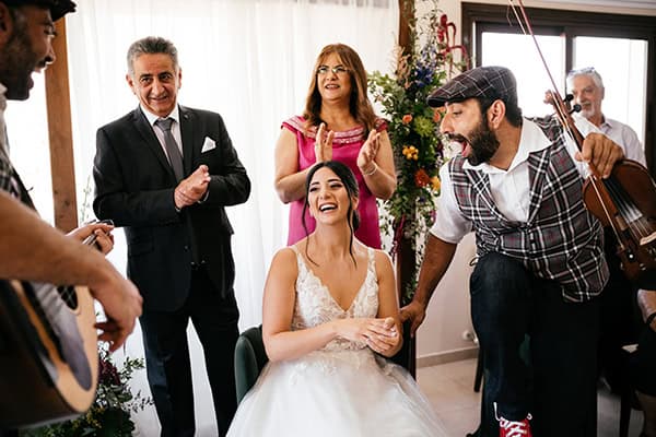 romantically-chic-wedding-nicosia-with-colorful-flowers_17