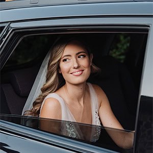 Ρουστίκ καλοκαιρινός γάμος με παιώνιες και λουλούδια του αγρού │ Σάντρα & Δημήτρης