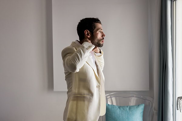 stunning-destination-wedding-naxos-olives-white-flowers_14