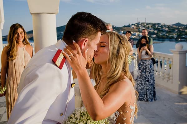 stunning-military-wedding-romantic-details_15