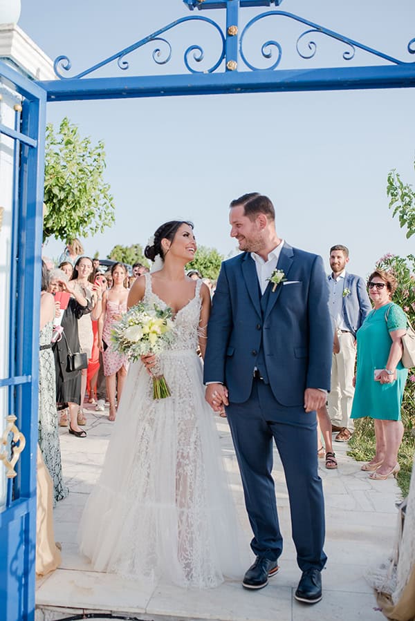 summer-wedding-skyros-with-romantic-flair_32