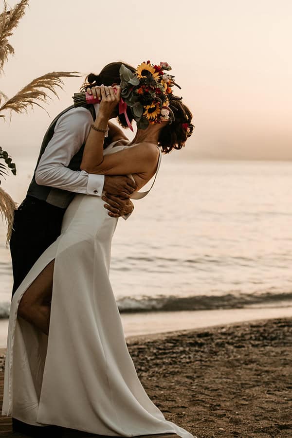 tropical-themed-wedding-athens-sunflowers_20x