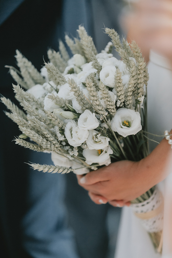 Πανέμορφη νυφική ανθοδέσμη με στάχυα Πανέμορφη νυφική ανθοδέσμη με στάχυα
