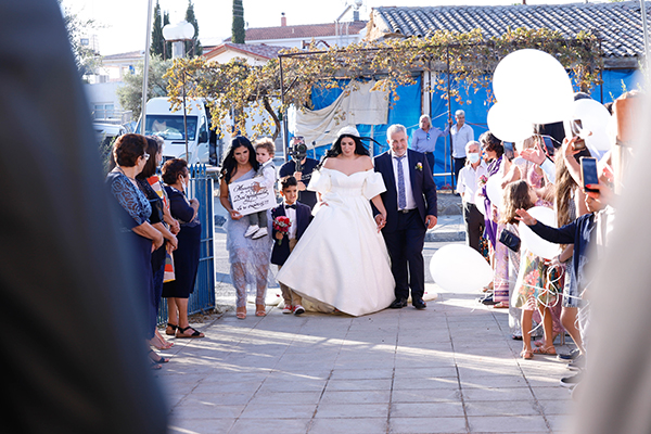 beautiful-fall-wedding-nicosia-florals-vivid-colors_15