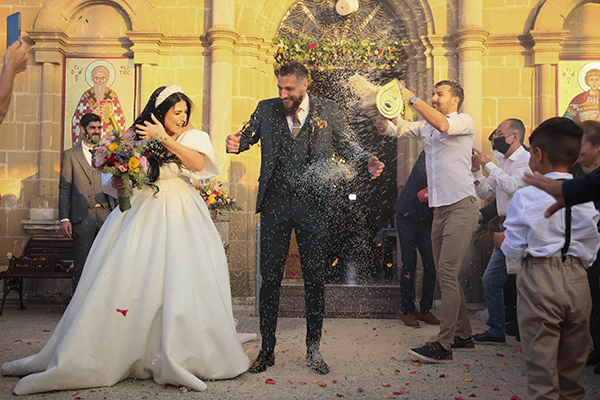 beautiful-fall-wedding-nicosia-florals-vivid-colors_22