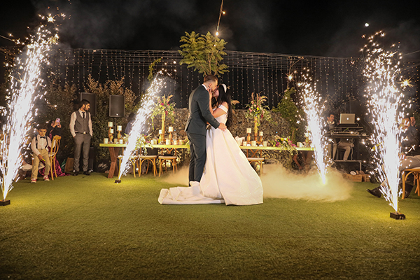 beautiful-fall-wedding-nicosia-florals-vivid-colors_23