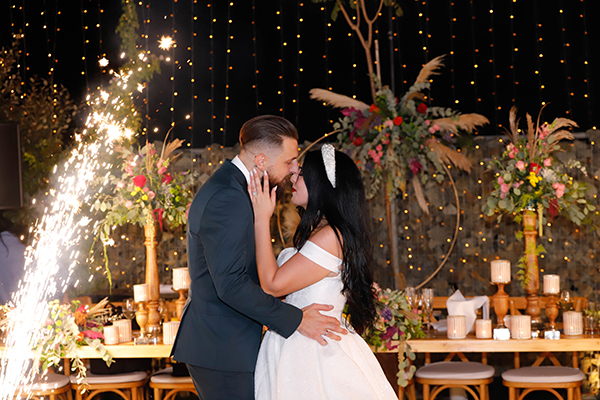 beautiful-fall-wedding-nicosia-florals-vivid-colors_25