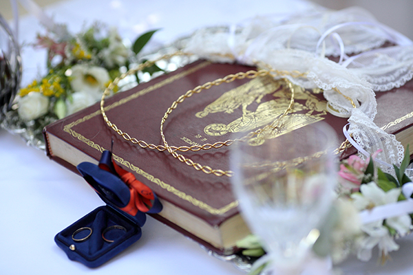 beautiful-summer-wedding-athens-flowers-vivid-colors_07