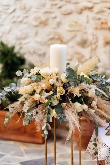 Μποέμ στολισμός λαμπάδας με αποξηραμένα άνθη