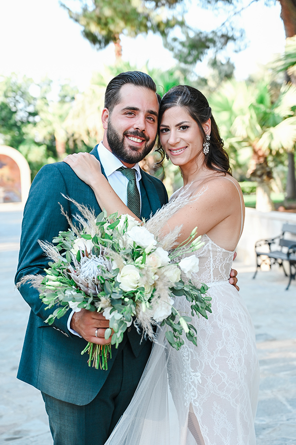 boho-chic-summer-wedding-nicosia-roses-pampas-grass_02x