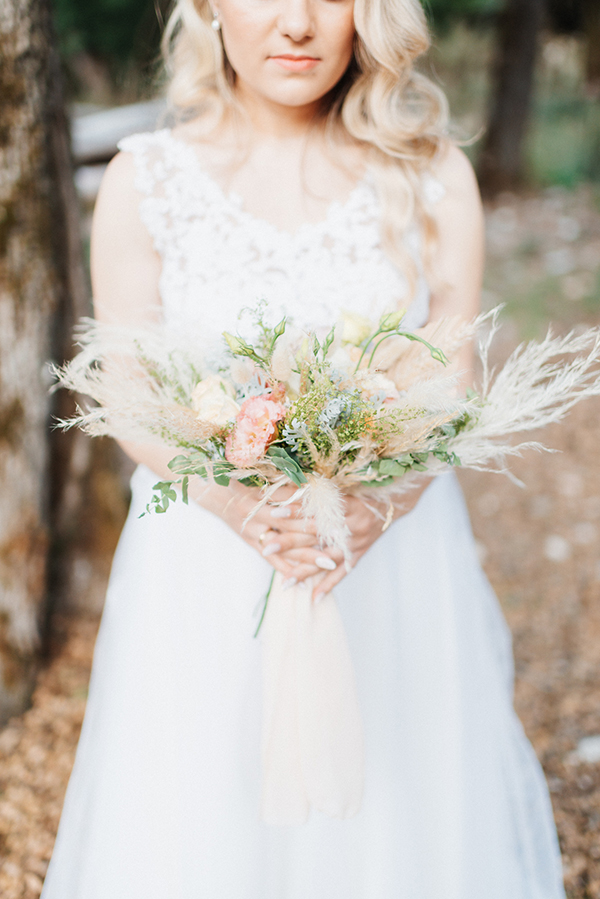 Μποέμ νυφική ανθοδέσμη με pampas grass